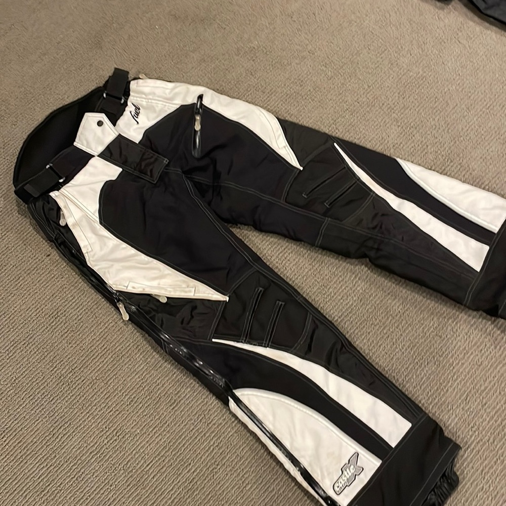 Castle ski pants small women’s